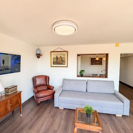 Views To El Pilar- Turistea Daire Zaragoza